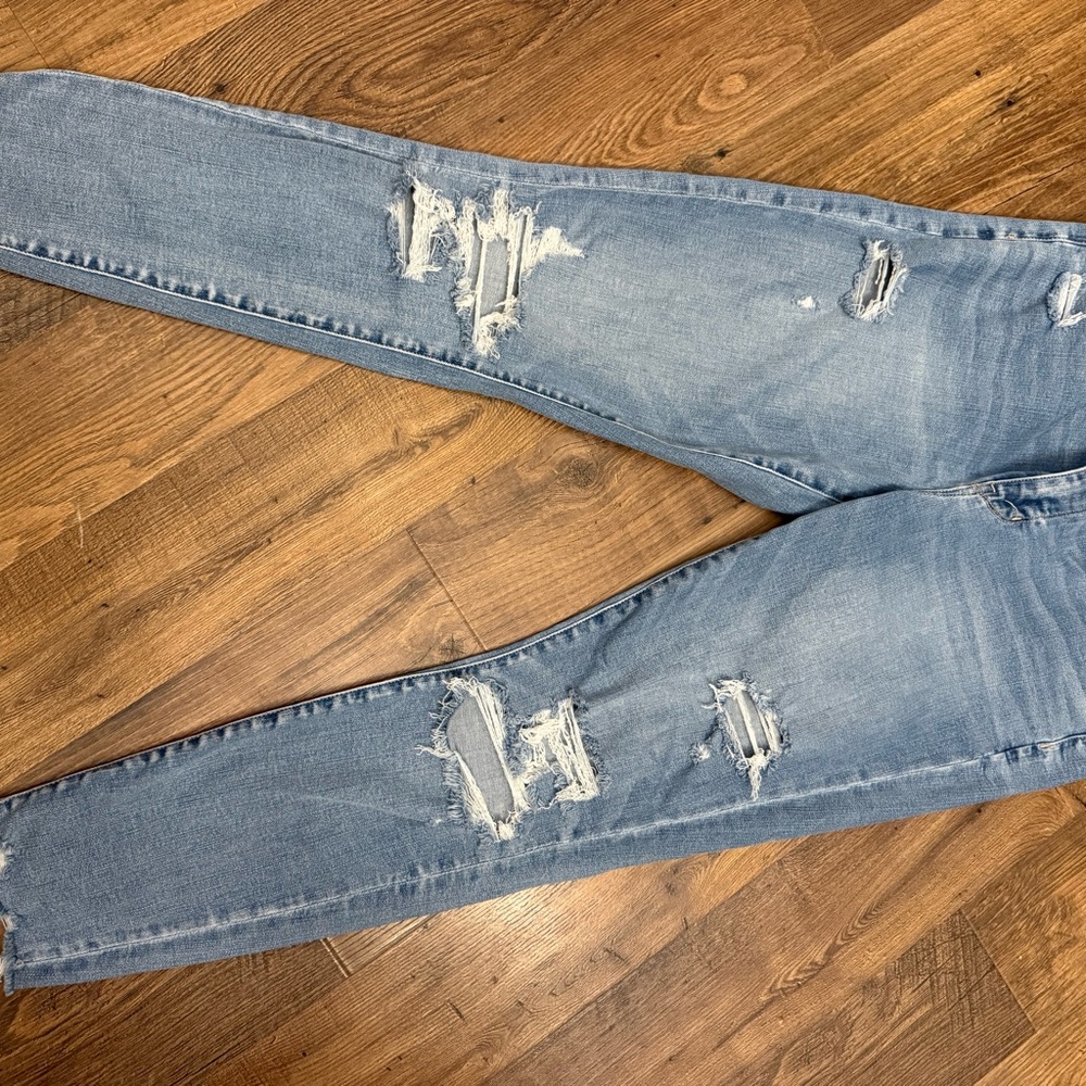 American Eagle Light Blue Denim Jeans